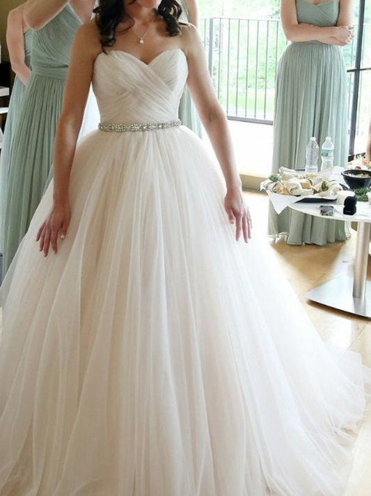 Ball Gown Sweetheart Sleeveless Floor-Length Beading Tulle Wedding Dresses HEP0006633